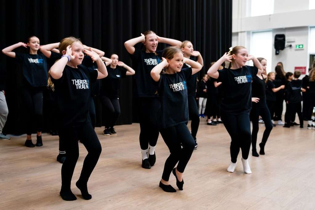 How Performing Arts Classes for kids Builds Confidence in Hitchin, Letchworth and Stevenage 1 classes for kids in dance drama and singing in Hitchin Letchworth and Stevenage that build confidence